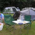 koken op de camping in Norfolk, mijn nieuwe tent op de achtergrond