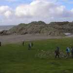 en verder richting st Columba's Bay, waar iedereen meteen de keltische doolhof die daar lag moest proberen