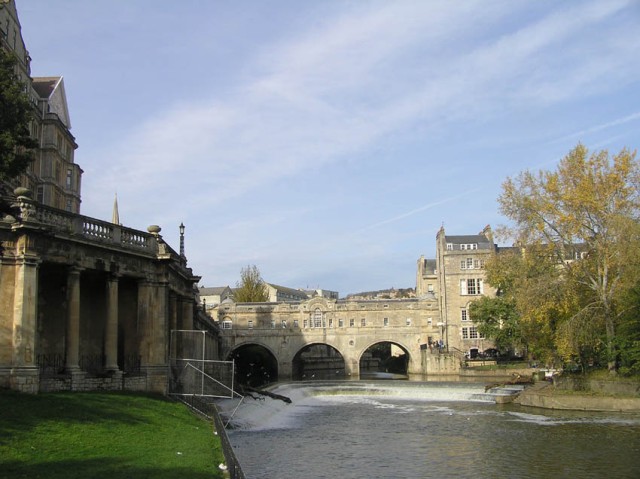 Pulteney Bridge: en van de drie bruggen ter wereld met winkels bovenop