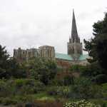 De kathedraal van Chichester: klein maar fijn (klein dan in vergelijking met reuzen zoals de kathedralen van Exeter en York)