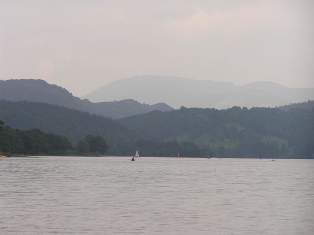 na het geklim en geklauter hebben we lekker gevaren op een rondvaartboot op het meer Coniston Water