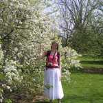 Marieke tussen de bloesem in Kew Gardens
