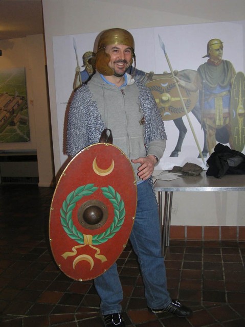 Robert verkleed als romeins soldaat