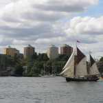 Op Djurgarden vonden we een prachtig plekje om de uittocht van de tallships te bekijken